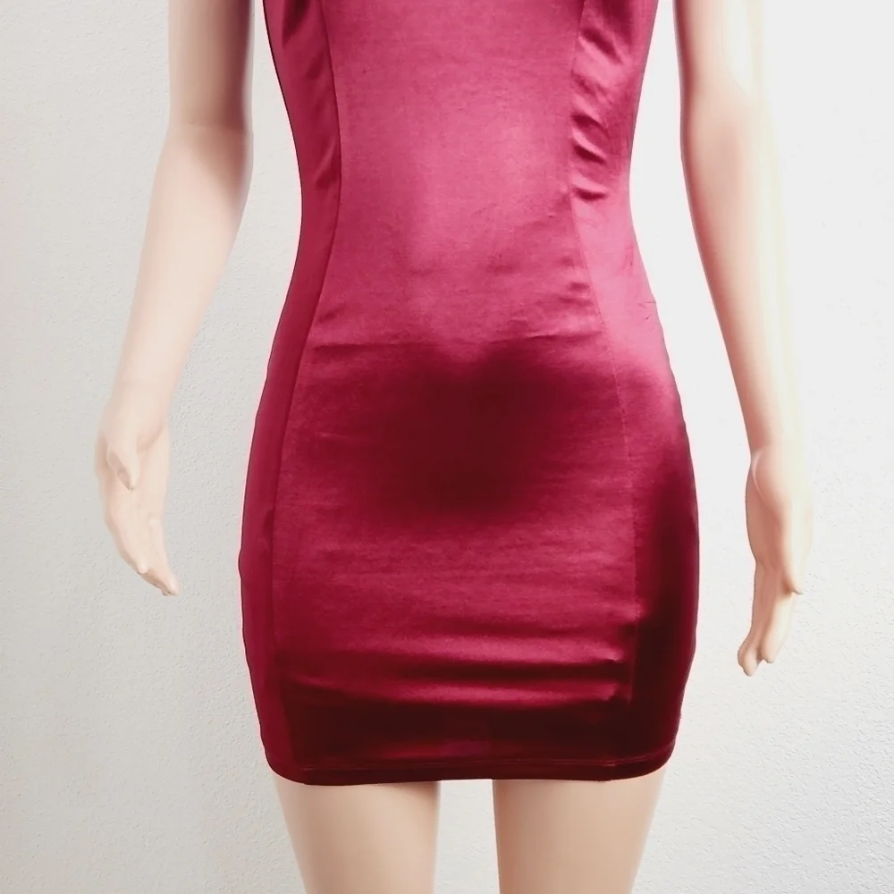 Lulus 𝅺Desire Me Burgundy Satin Scoop Back Bodycon Dress Size: S